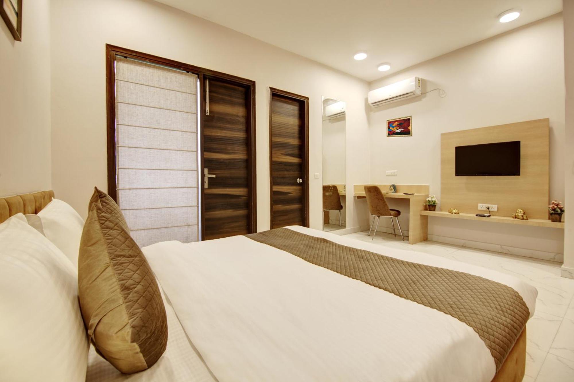 Limewood Stay - Fortis Hospital Γκουργκάον Εξωτερικό φωτογραφία